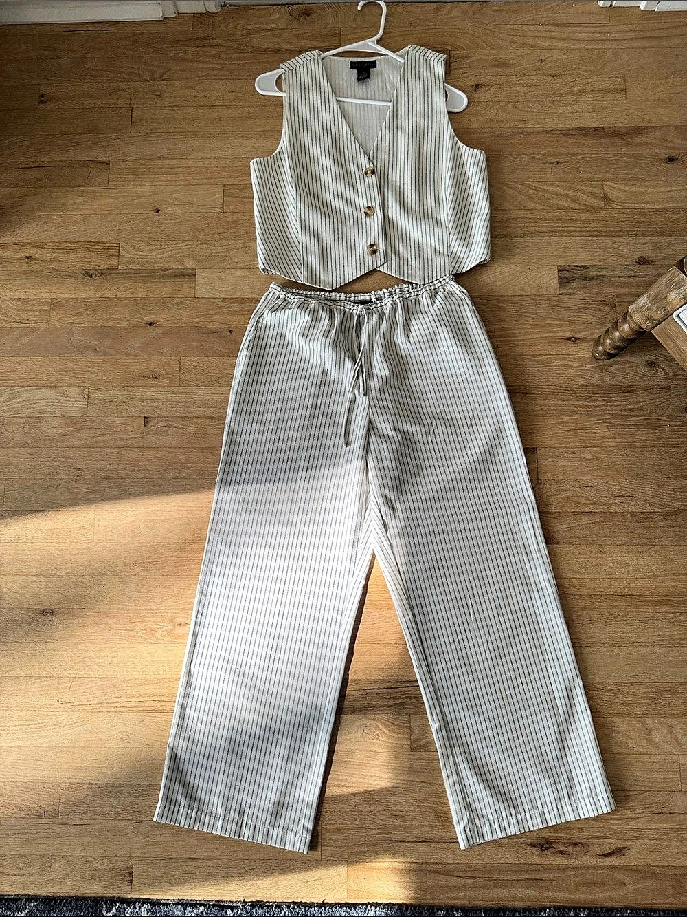 Design 365 Striped Linen Blend Pantsuit in White & Black Size Medium